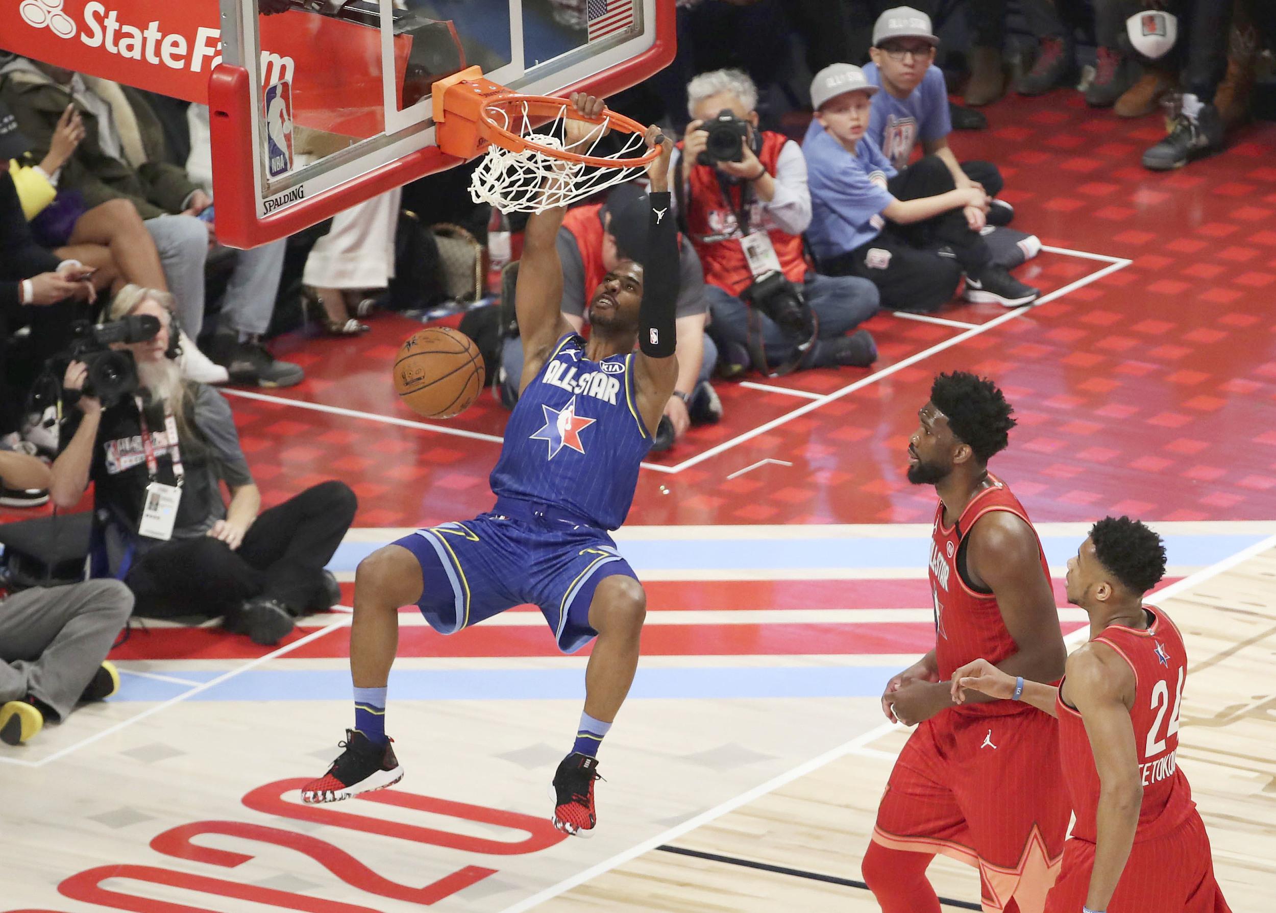 关于赛场上球员们大放异彩，精湛技术令人叹为观止的信息