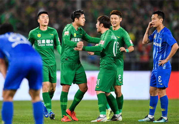 库里复出首秀出彩,曼联主场大胜北京国安,豪取35连胜的简单介绍 库里复出首秀出彩,曼联主场大胜北京国安,豪取35连胜的简单介绍